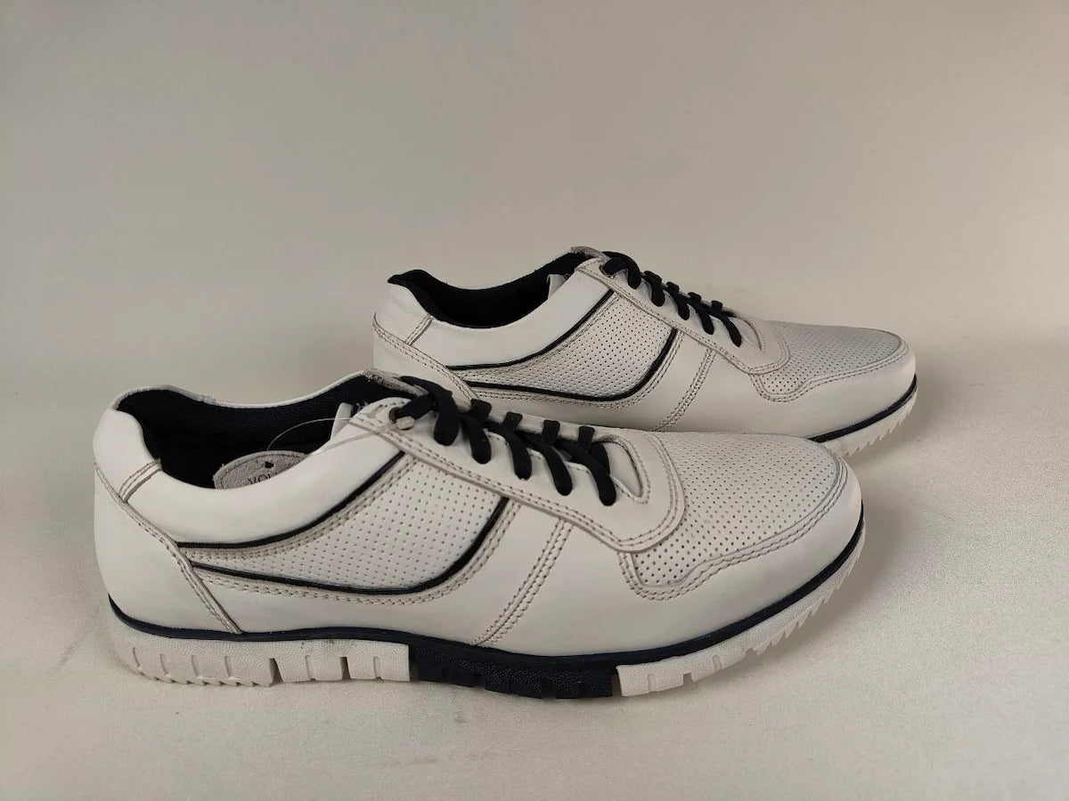 Cafe Moda urban lifestyle sneakers in white and navy with segmented rubber sole and lace-up closure - side view @Runinrain