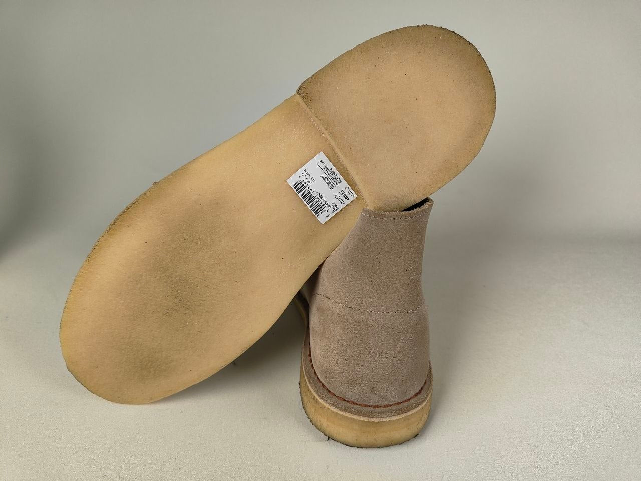 Clarks Originals Desert Boot Sand Steads Suede sole with a visible brand label on a neutral background - Sole view @runinrain
